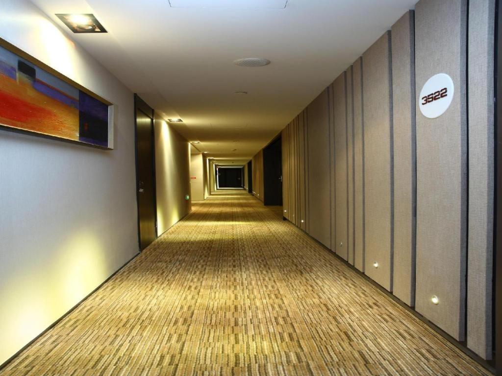 Grand Madison Qingdao Harbour-View Central（Former Qingdao Farglory Hotel） Esterno foto