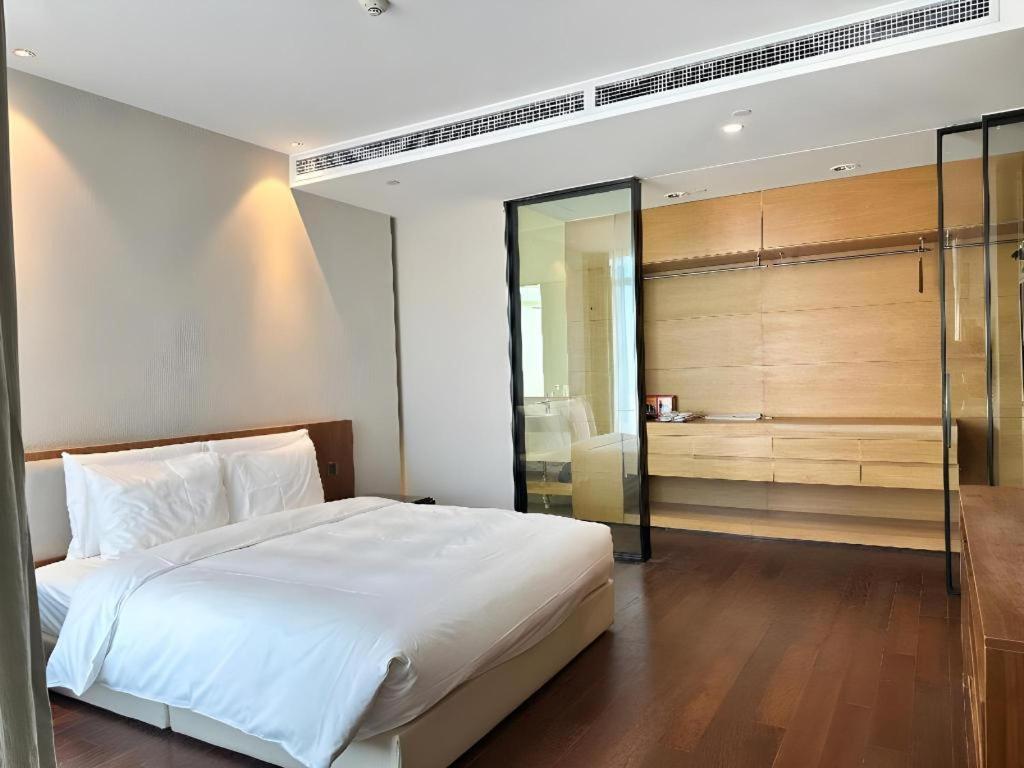 Grand Madison Qingdao Harbour-View Central（Former Qingdao Farglory Hotel） Esterno foto